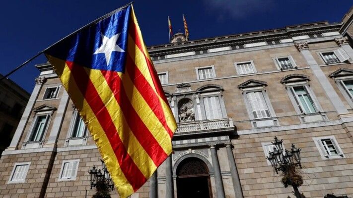 بلدية برشلونة: قطع العلاقات المؤسساتية مع الحكومة الإسرائيلية وإنهاء اتفاق التوأمة مع مدينة تل أبيب