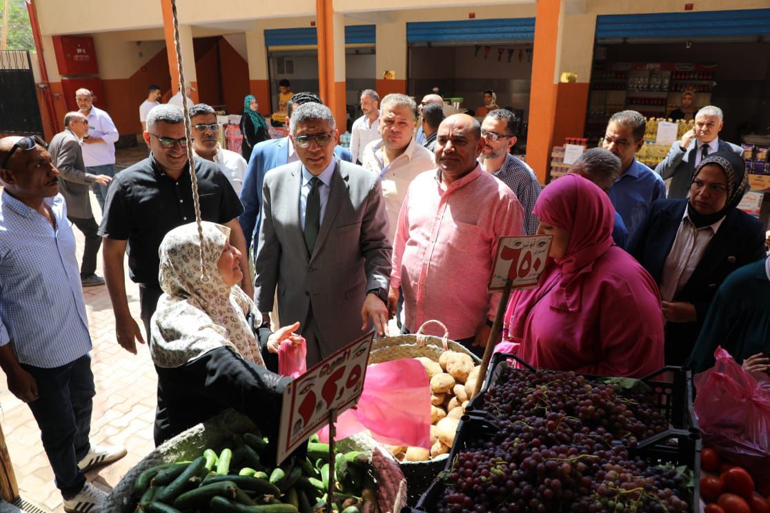محافظ الجيزة: حريصون على استمرار تجربة أسواق اليوم الواحد والتوسع فيها