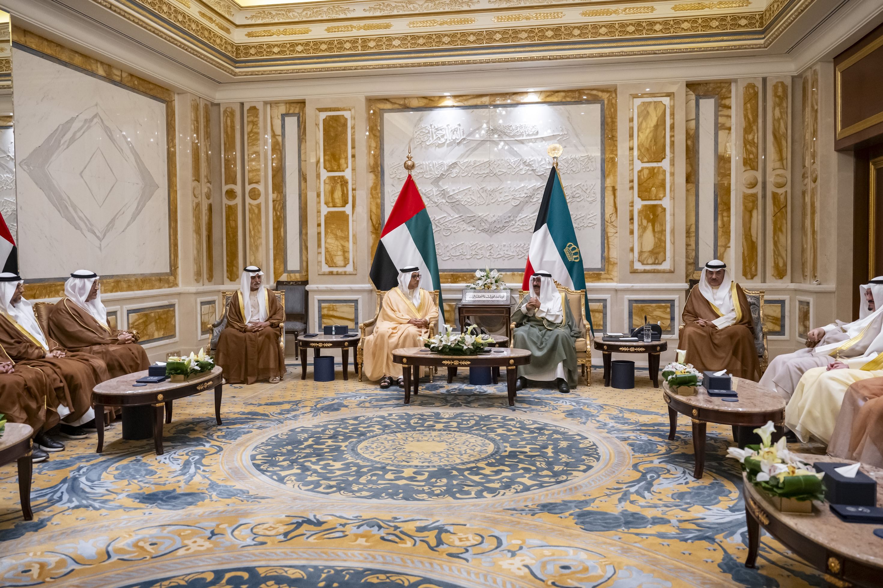 الامارات | الإمارات والكويت توقعان عددا من الاتفاقيات ومذكرات التفاهم لتعزيز التعاون بين البلدين