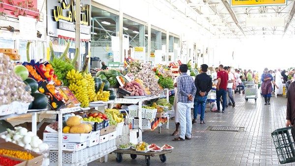 حملات تفتيشية على أسواق العين