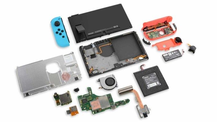 تكنولوجيا: iFixit تُعيد تقييم قابلية صيانة Nintendo Switch ونسختيه Lite وOLED