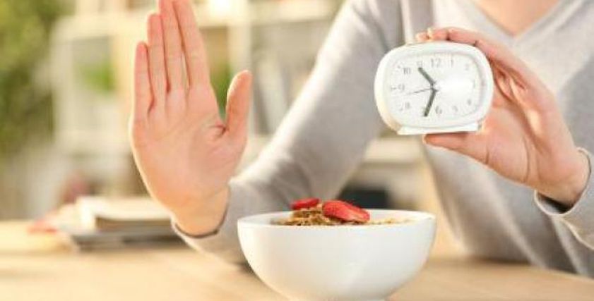 لماذا ينصح بعض المرضى بالصيام الجزئي في أول أيام العيد رغم وفرة اللحوم؟