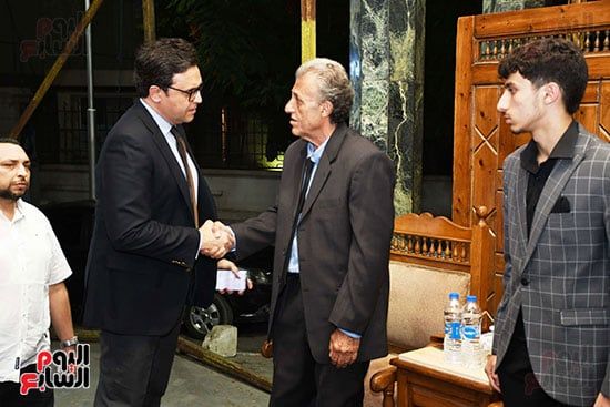 بكاء سميرة عبد العزيز فى عزاء صديقتها المقربة سميحة أيوب