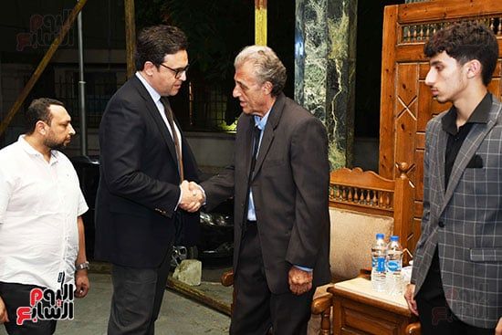 بكاء سميرة عبد العزيز فى عزاء صديقتها المقربة سميحة أيوب