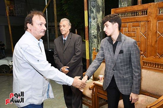 بكاء سميرة عبد العزيز فى عزاء صديقتها المقربة سميحة أيوب