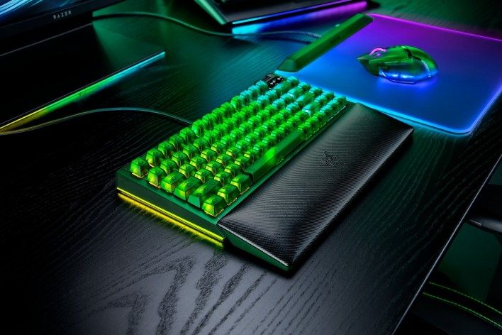 تكنولوجيا: مجموعة Razer Phantom الجديدة: لوحة مفاتيح وماوس وسماعة شفافة بإضاءة RGB