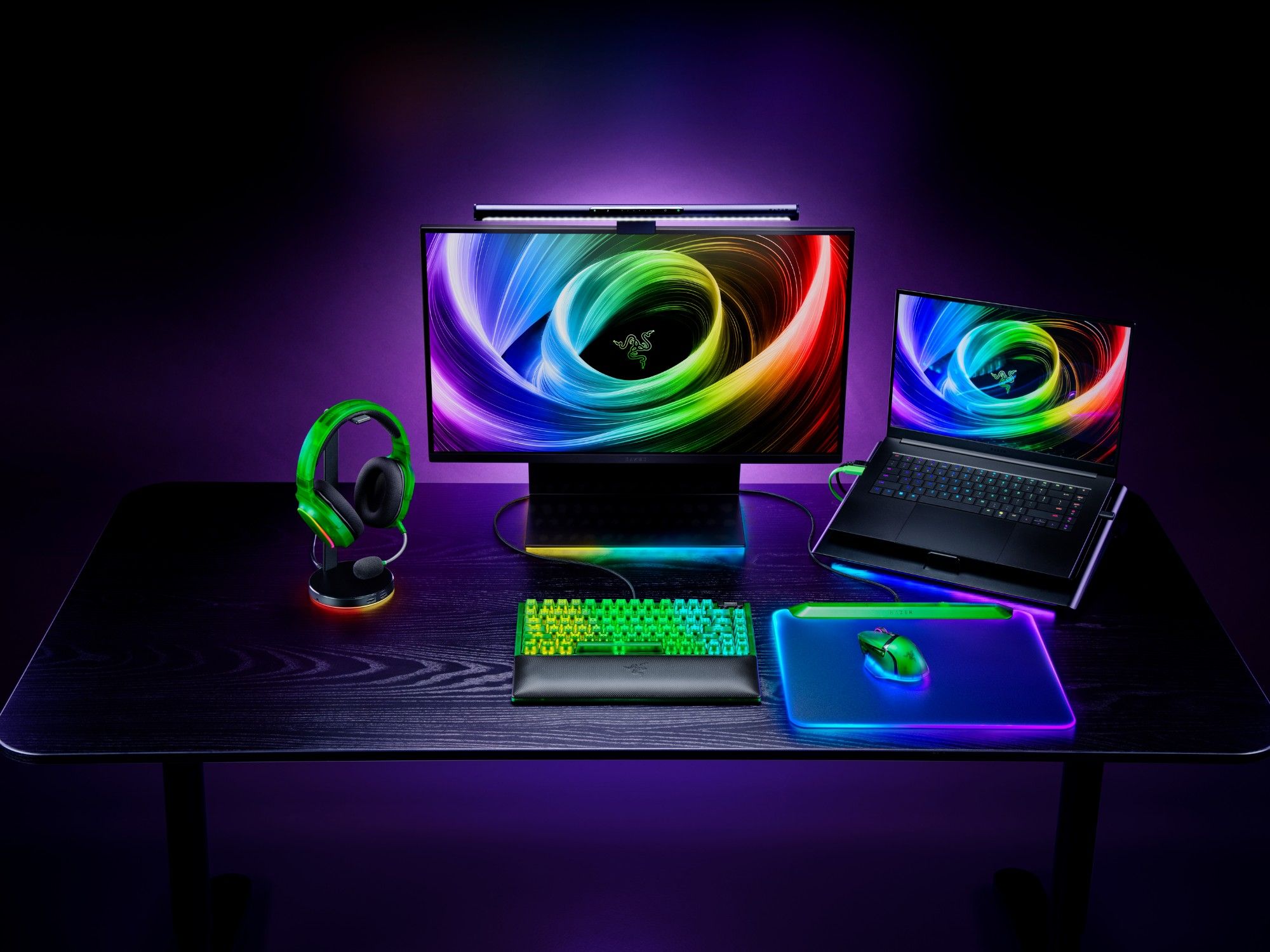 تكنولوجيا: مجموعة Razer Phantom الجديدة: لوحة مفاتيح وماوس وسماعة شفافة بإضاءة RGB