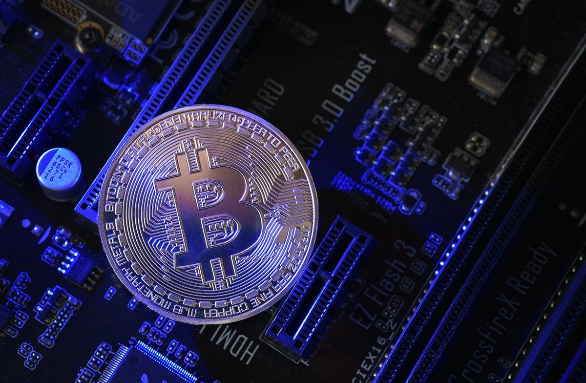 التقلبات السعرية مستمرة وسعر البيتكوين يتجاوز مستوى 105 ألاف دولار