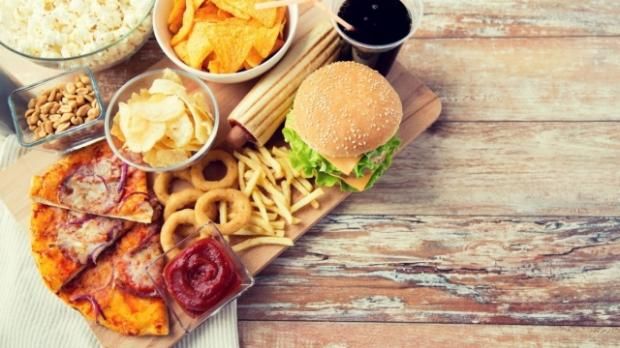 بعد الولائم والحلويات.. خطوات بسيطة لخسارة الوزن بعد العيد