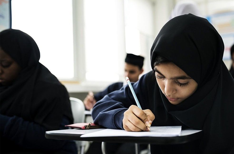 الامارات | "التربية" تمدد زمن اختبار "العلوم" إلى ساعتين بعد مشكلة تقنية مفاجئة في الفترة الأولى للاختبارات