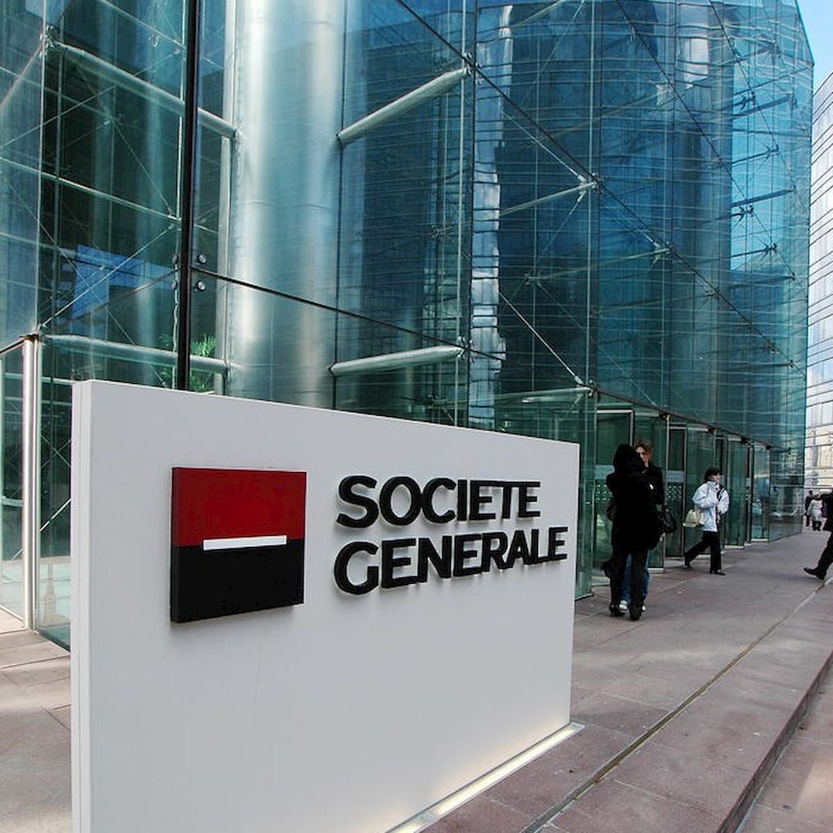 بنك “سوسيتيه جنرال” يصبح أول بنك يُطلق عملة مستقرة مرتبطة بالدولار