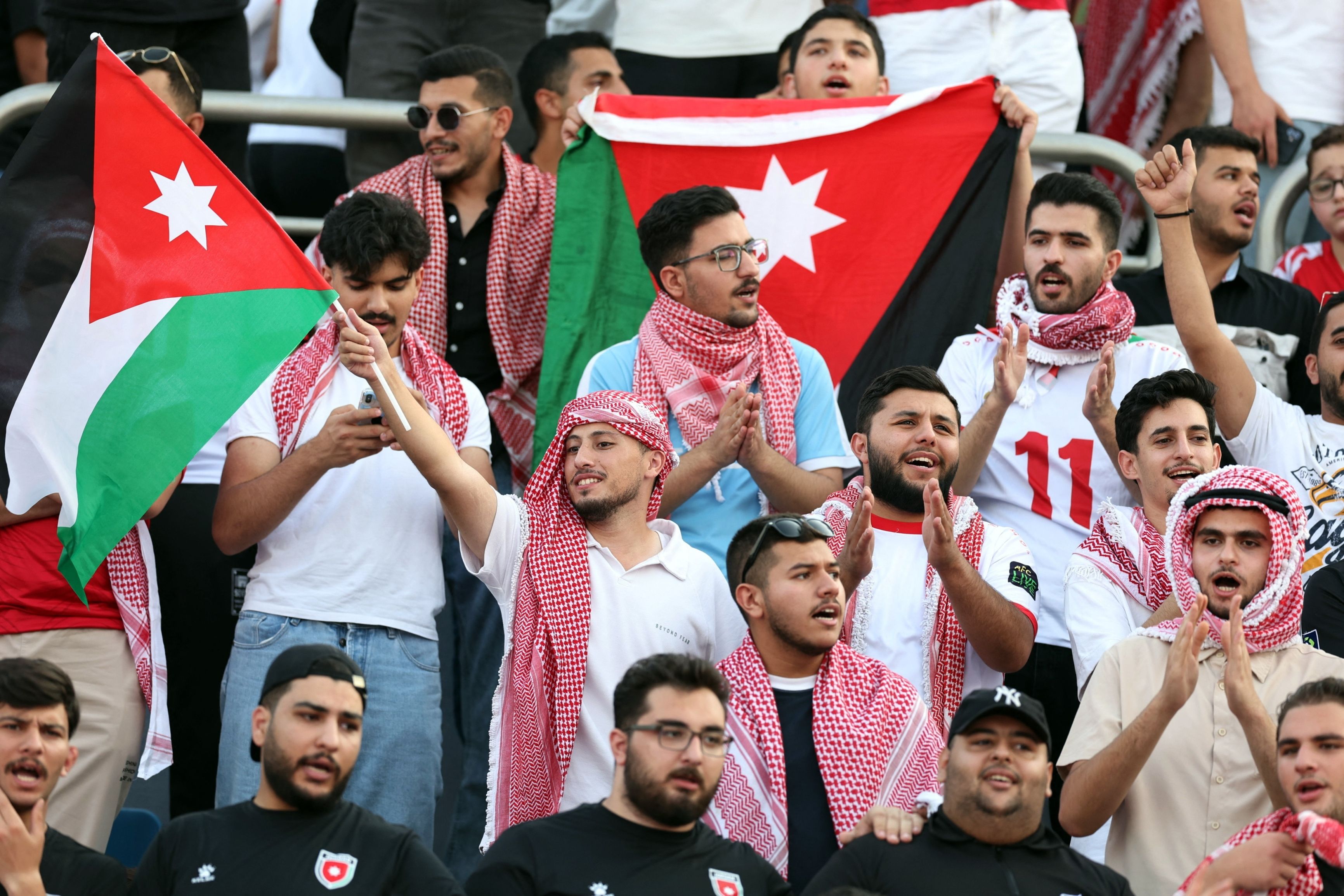 الامارات | جماهير الأردن تستقبل «أسود الرافدين» بحفاوة وتتفاعل مع النشيد الوطني العراقي «فيديو»