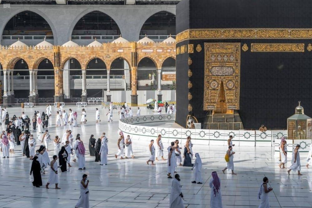 فتح باب التأشيرات وتصاريح العمرة