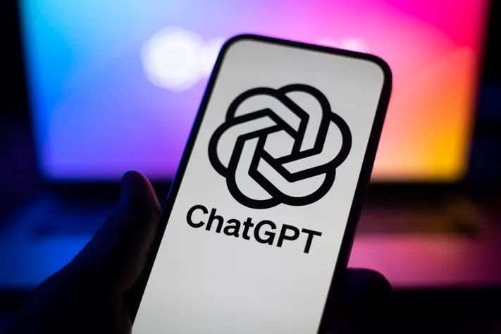 الامارات | عطل مفاجئ يضرب «ChatGPT» على مستوى العالم