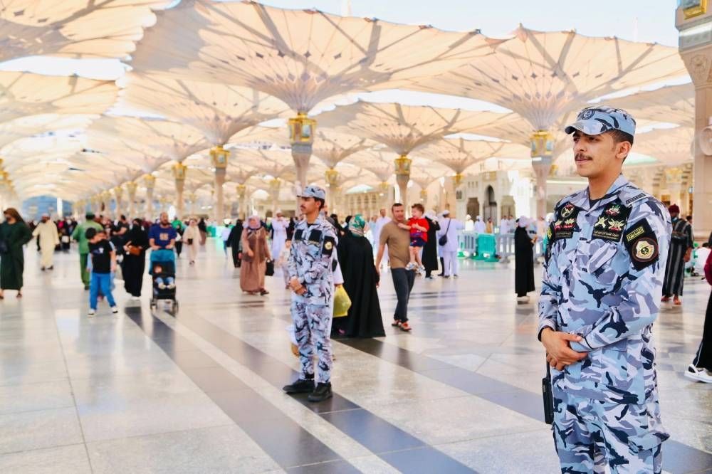 السعودية | حجاج ذوي الشهداء والمصابين من القوات اليمنية يزورون المسجد النبوي