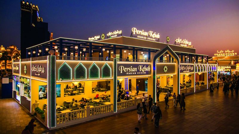 الامارات | القرية العالمية تستقبل طلبات فئات المقاهي والمطاعم والأسواق المفتوحة