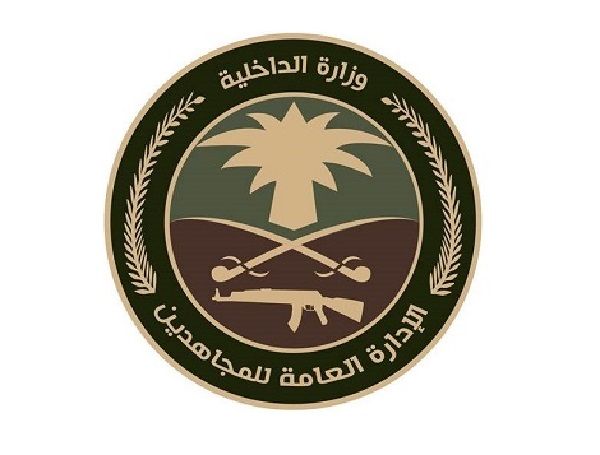 السعودية | دوريات الإدارة العامة للمجاهدين بمنطقة جازان تقبض على مقيم لنقله (3) مخالفين لنظام أمن الحدود