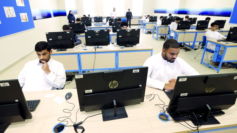 الامارات | طلبة «الـ 12»: أسئلة «الإنجليزية» سهلة وتراعي جميع المستويات