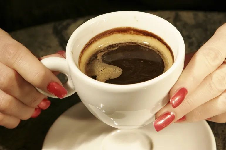 الامارات | فنجان قهوة يومياً مفيد جداً لشيخوخة بلا أمراض عند النساء