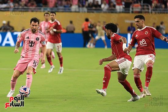 75 دقيقة.. إنتر ميامي يواصل الهجوم بحثا عن الهدف الأول والأهلي يتراجع.. صور
