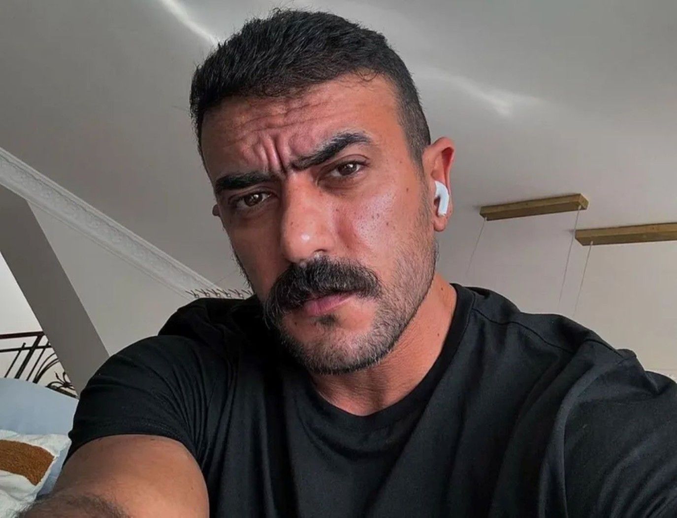 أكشن ممزوج بالكوميديا.. تفاصيل فيلم أحمد العوضي الجديد البوب