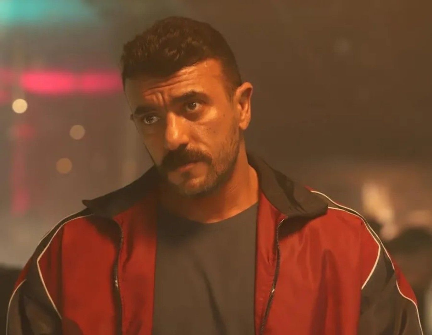 أحمد العوضي يتعاقد على بطولة فيلم البوب ويروج له بهذه الطريقة