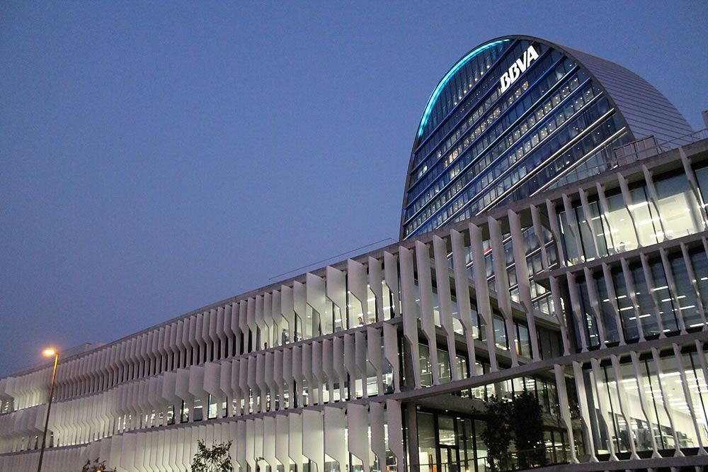 بنك BBVA الإسباني ينصح عملاءه بتخصيص 7% من محافظهم للعملات الرقمية