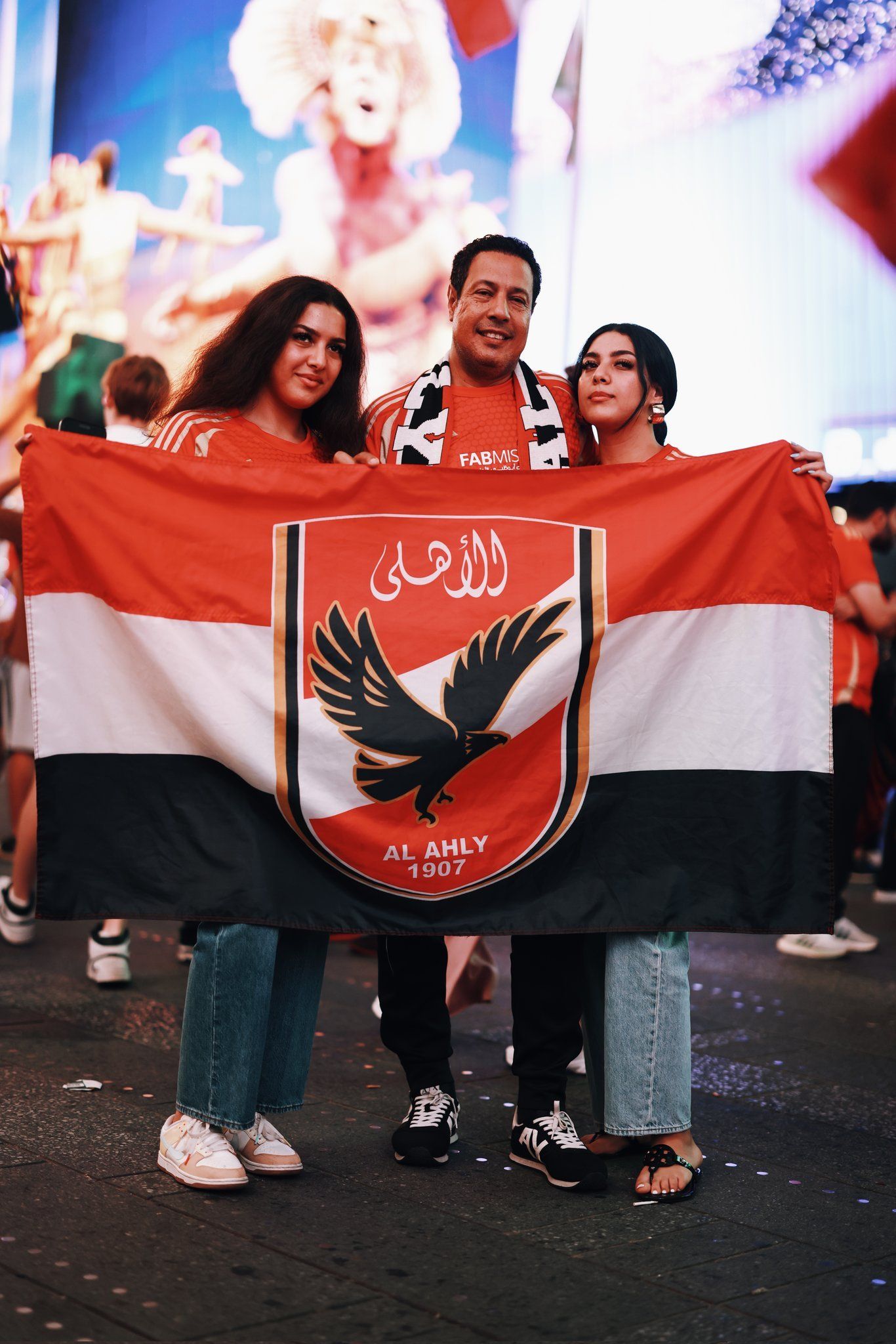 جماهير الأهلي تملأ ميدان تايم سكوير ليلة مباراة بالميراس.. صور