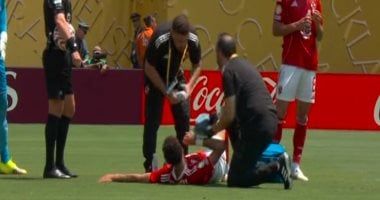 توقف اللعب في مباراة الأهلي وبالميراس لسقوط وسام أبو علي.. وعودة اللاعب