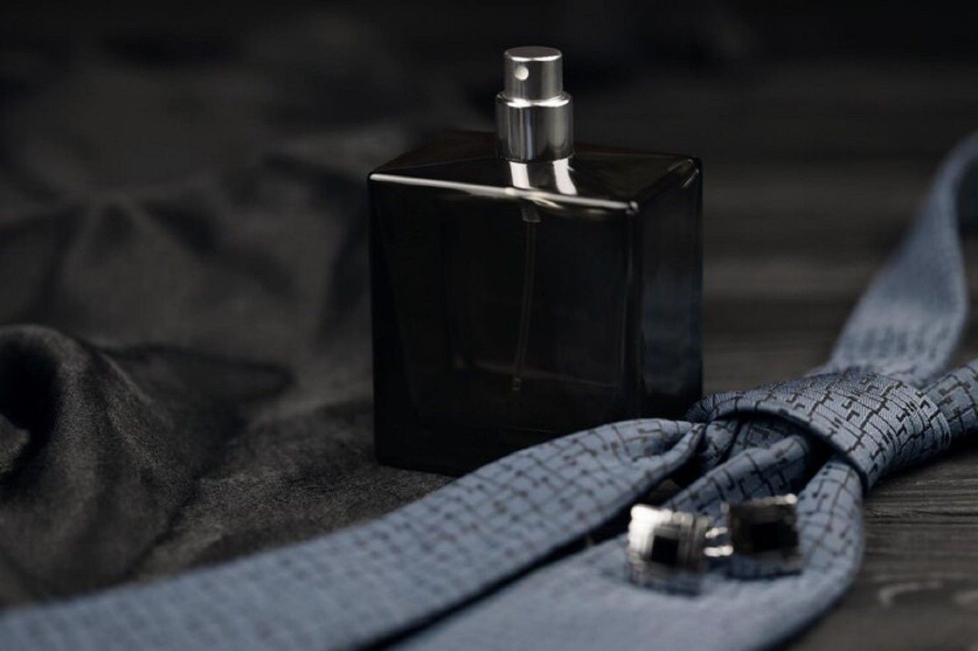 أجمل هدايا العطور من أشهر الماركات العالمية ليوم الأب 2025