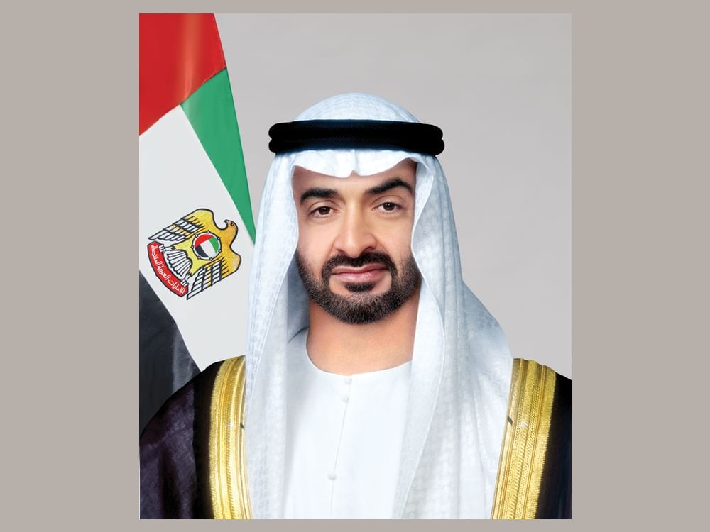الامارات | رئيس الدولة يبحث هاتفيا مع سلطان عمان والرئيس الفرنسي ورئيسة وزراء إيطاليا احتواء التصعيد في المنطقة