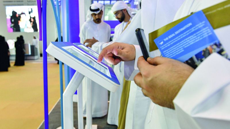الامارات | «نافس» و«لينكد إن» الأكثر استخداماً بين المواطنين الباحثين عن عمل في «الخاص»