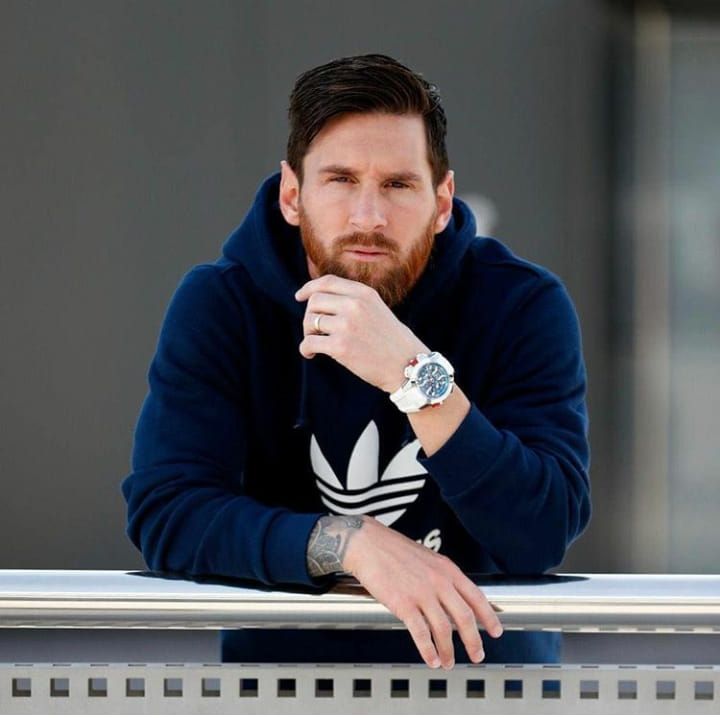 هل اقترب من الهلال؟.. الدعيع يثير الجدل بصورة مع ميسي