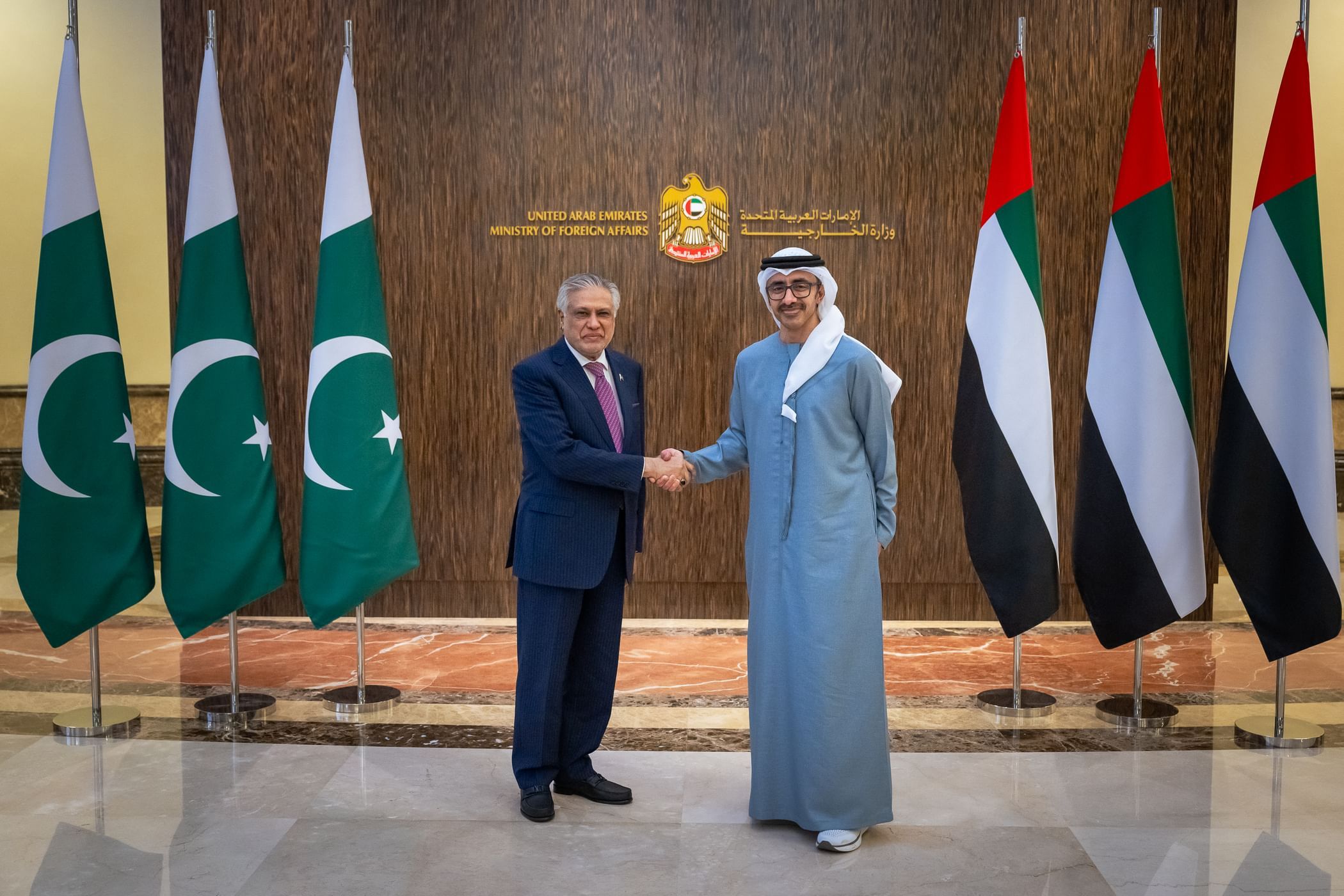 الامارات | الإمارات وباكستان توقعان مذكرة تفاهم بشأن الإعفاء المتبادل من تأشيرة الدخول بين البلدين