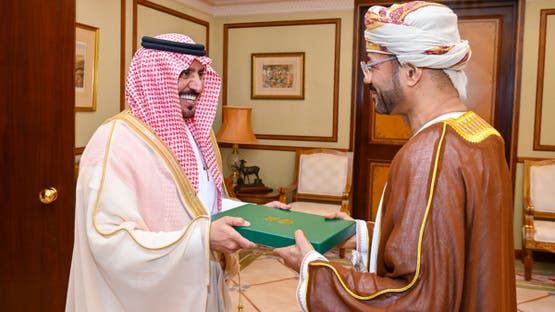 الخليج اليوم .. الملك سلمان يبعث رسالة خطية إلى سلطان عُمان تتصل بالعلاقات الثنائية