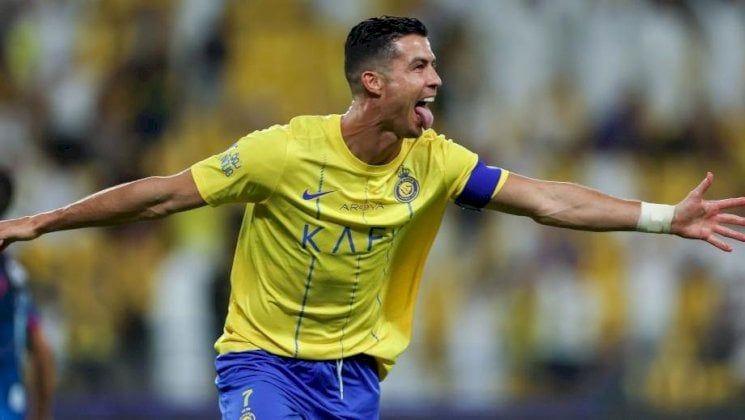 يواصل اللعب في النصر حتى 2027.. رونالدو يتحدى الزمن ويصرّ على المجد في السعودية