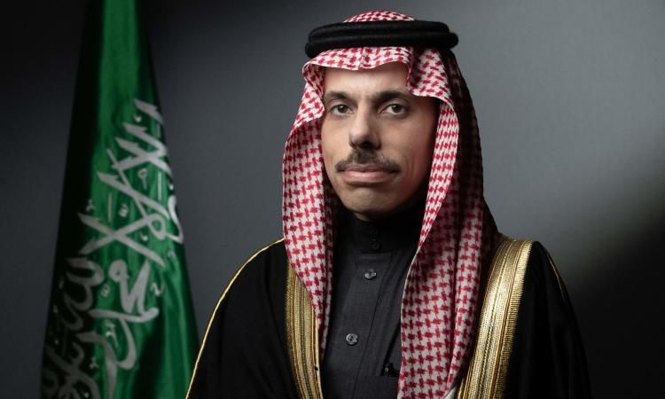 سمو وزير الخارجية يتلقى رسالة خطية من وزير الخارجية الروسي