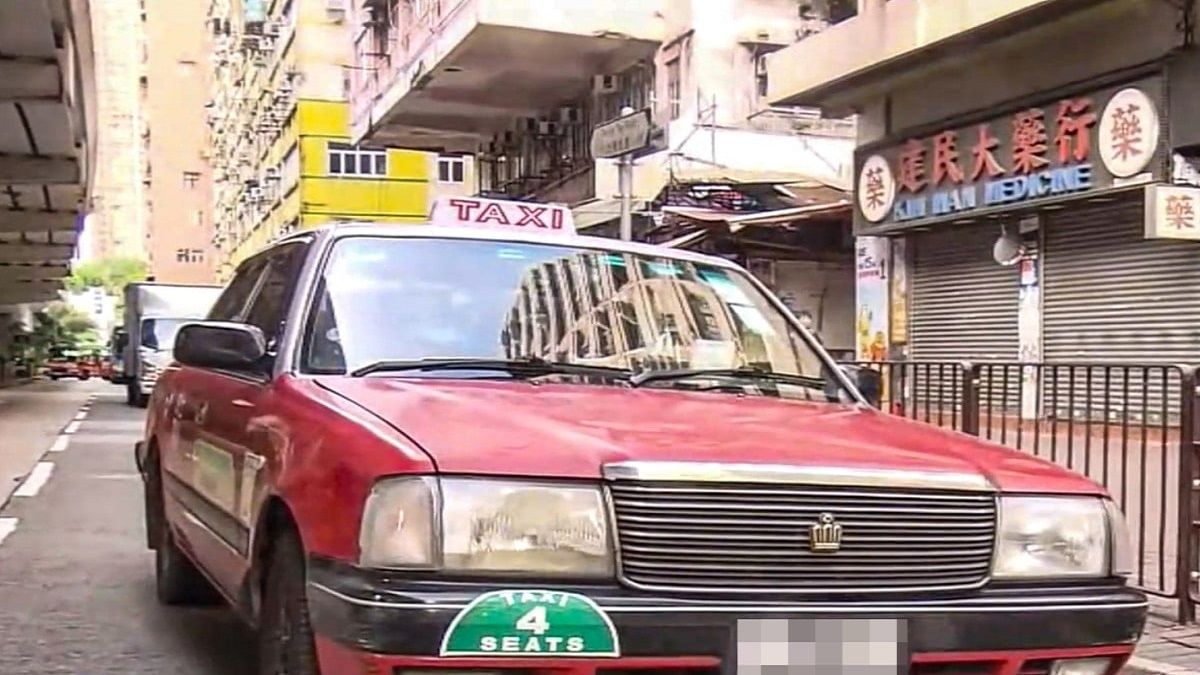 الامارات | راكب يهاجم سائق تاكسي بسكين جزار بعدما أيقظه إثر الوصول للوجهة