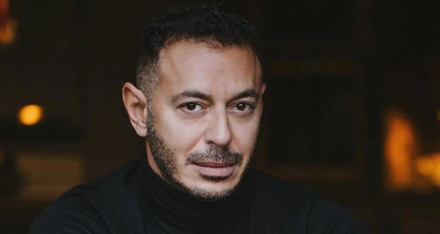 مصطفى شعبان يطمئن الجمهور على صحة والده ويوجه رسالة لوزارة الصحة