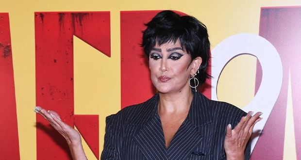 زحام واحتداد.. غادة عبد الرازق تربك الأجواء في العرض الخاص لـ”أحمد وأحمد”