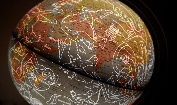 هذا الشهر يشير إلى ضغوط في العمل وتُفتح فرص جديدة