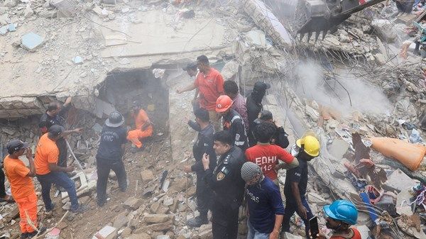 قتلى إثر انهيار مبنى في باكستان