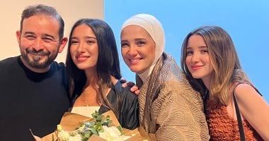 الموزع أحمد عادل يحتفل بتخرج ابنته كنزى من الجامعة في إسبانيا