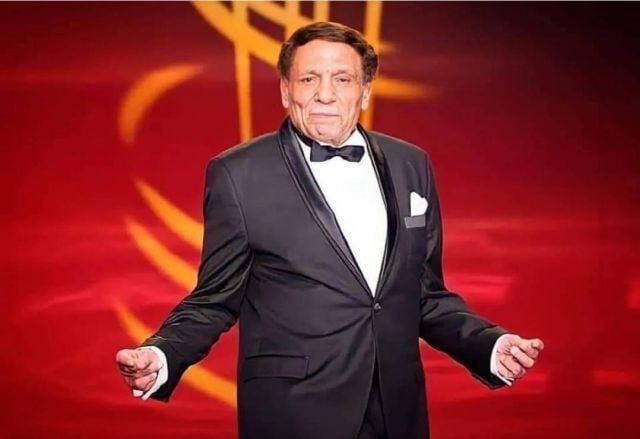الامارات | بعد غيابه عن عرس حفيده .. عادل إمام يظهر أخيراً في صورة عائلية (صورة)