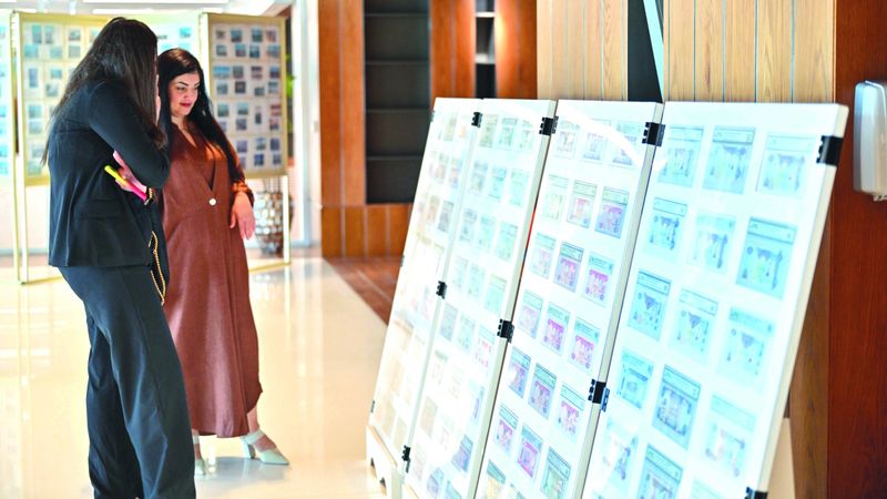 الامارات | إماراتيون يُوثّقون «التاريخ».. بطابع بريد من «الزمن الجميل»