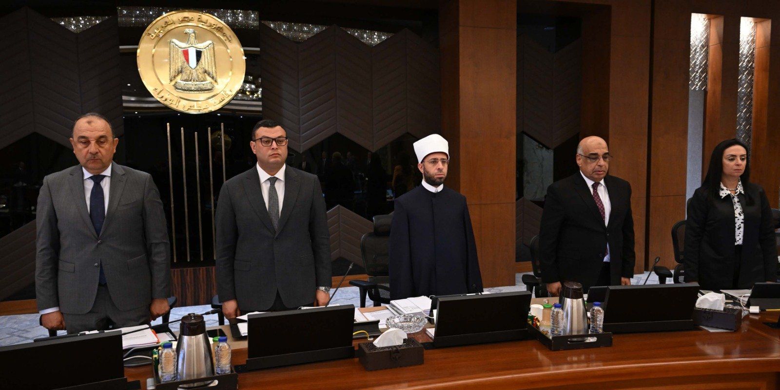 مجلس الوزراء يقف دقيقة حداد على شهداء "الدائرى الإقليمى" و"سنترال رمسيس"