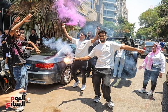 "فركش ثانوية عامة".. الطلاب ينهون الامتحانات ويبدأون مشوار الحلم