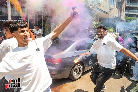 "فركش ثانوية عامة".. الطلاب ينهون الامتحانات ويبدأون مشوار الحلم
