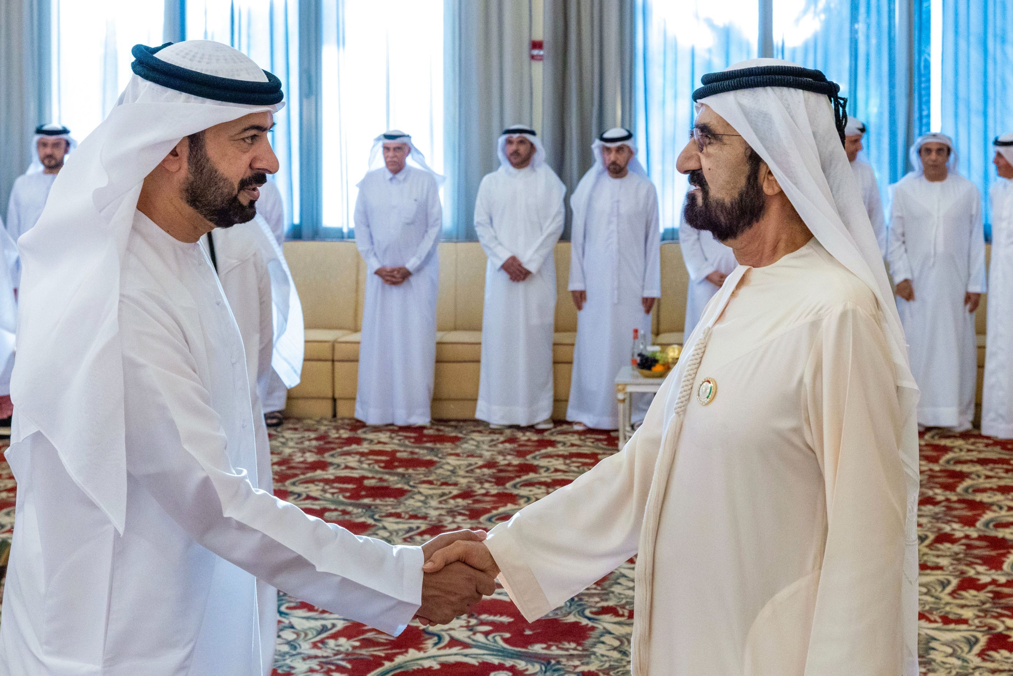الامارات | محمد بن راشد يلتقي جمعاً من أعيان البلاد ورجال الأعمال والمستثمرين والوزراء