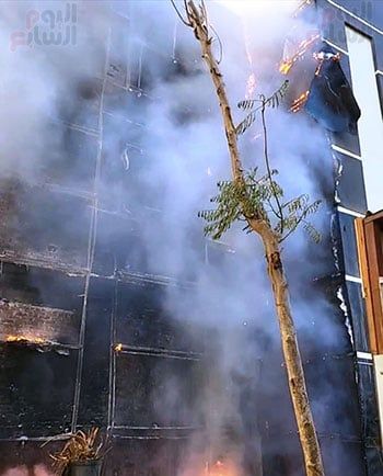 اندلاع حريق فى دبى مول بمنطقة الشيخ زايد.. فيديو وصور